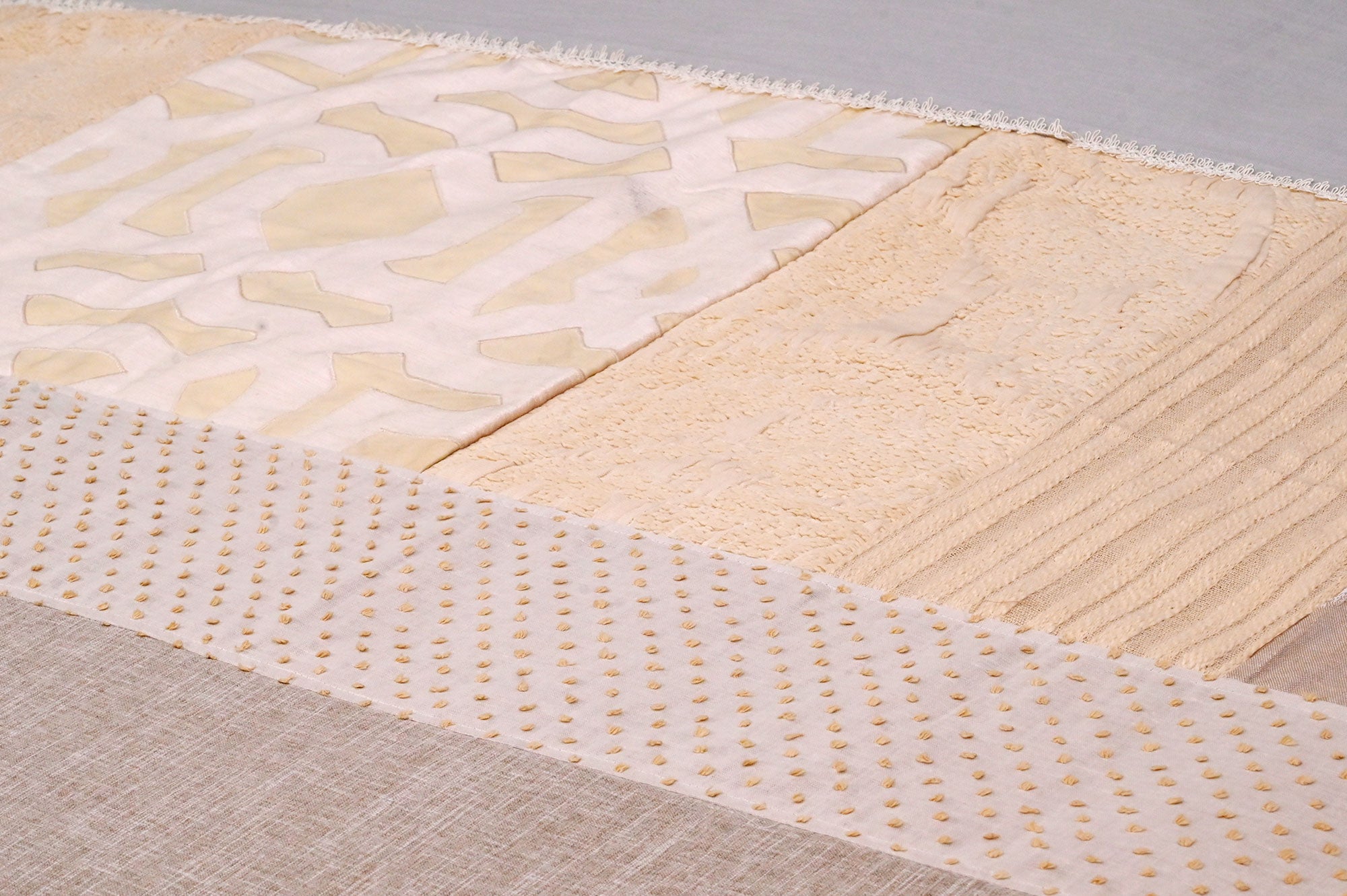 Ivory Essence Minimal Bed Ensemble