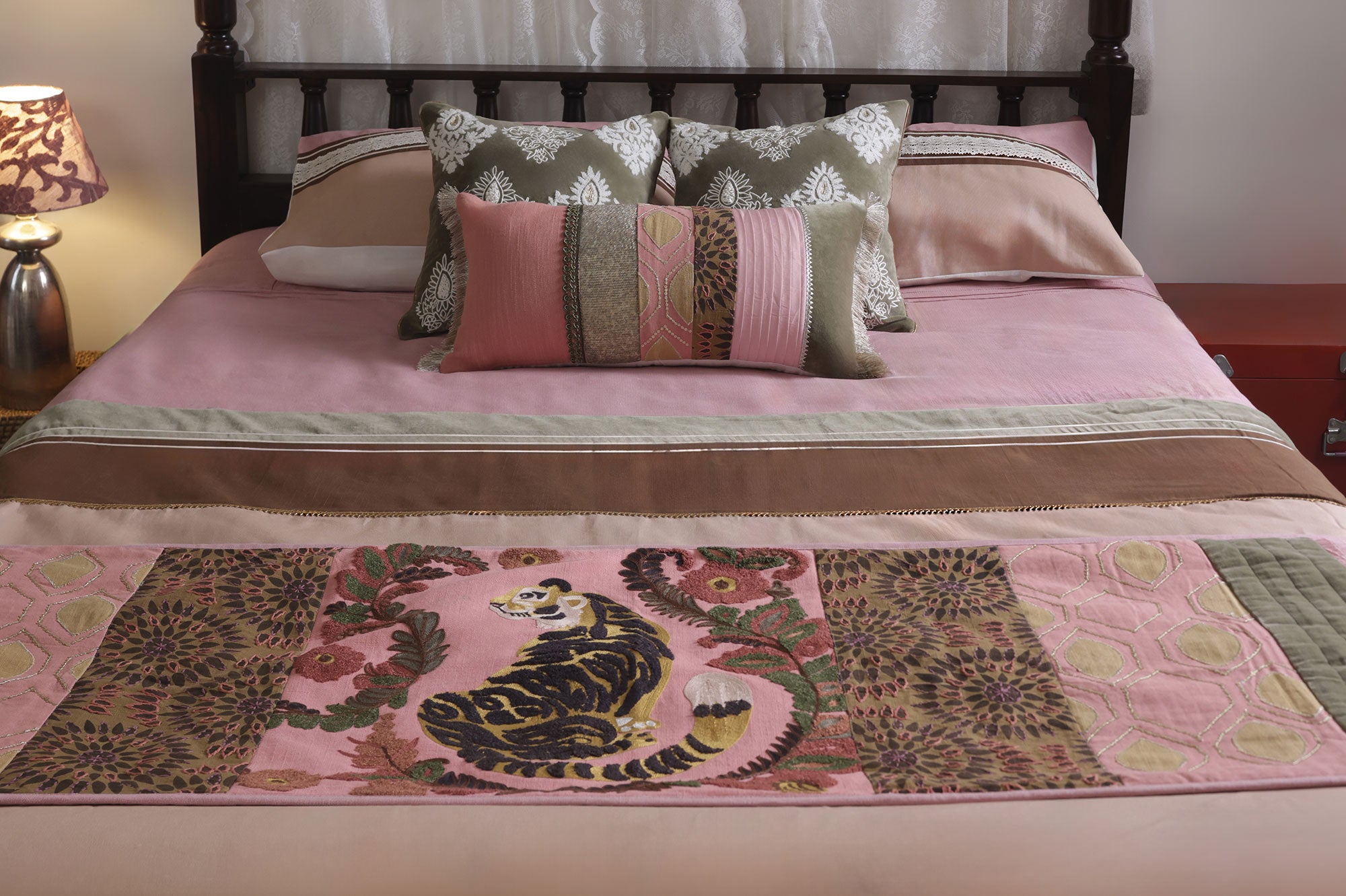 Regal Panther Rose Bed Ensemble