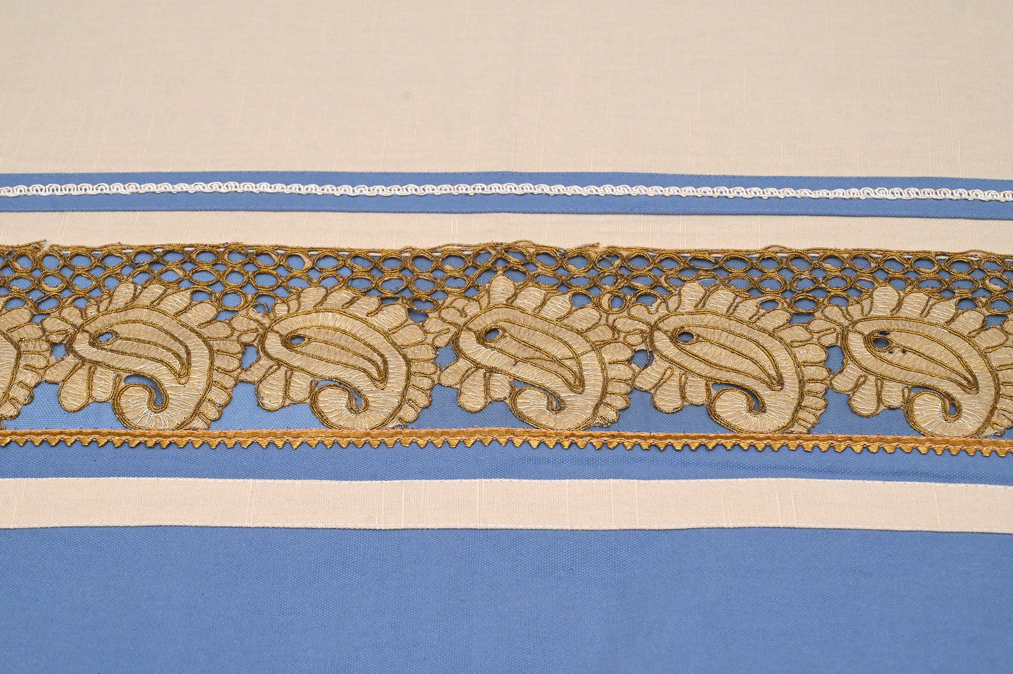 Royal Azure Elegance Bedspread Set