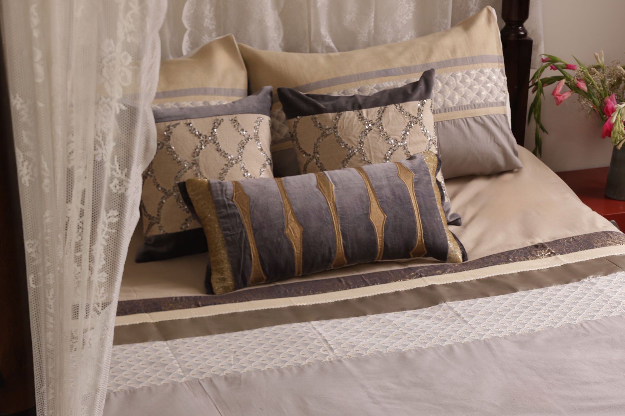 Majestic elephant Taupe & Gold Bed Ensemble