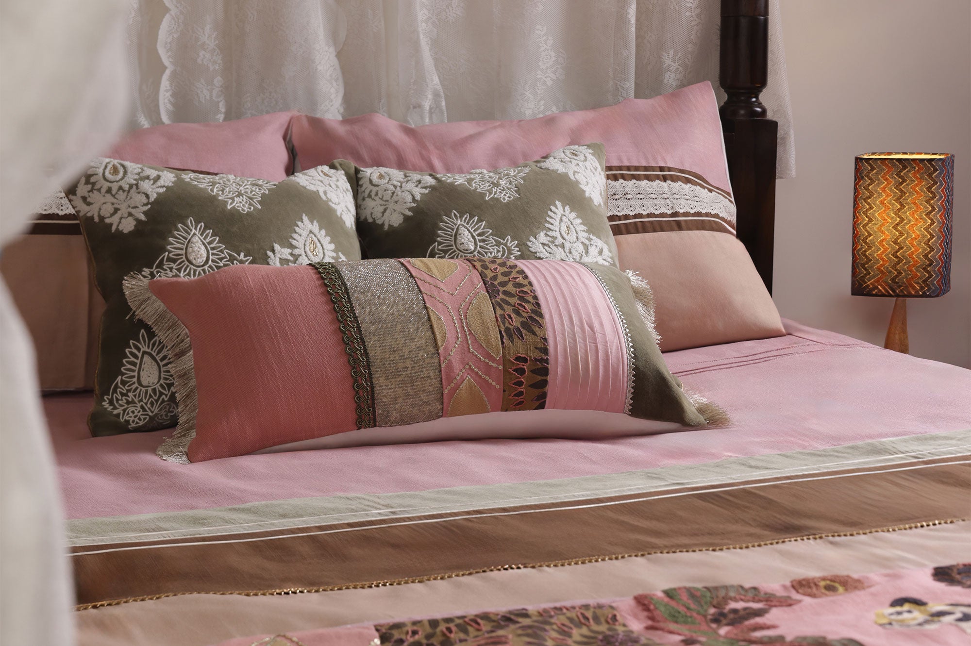 Regal Panther Rose Bed Ensemble