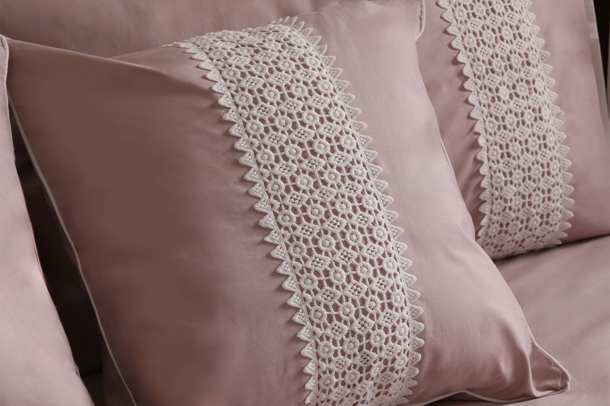 Blush Lace Charm Bed Ensemble