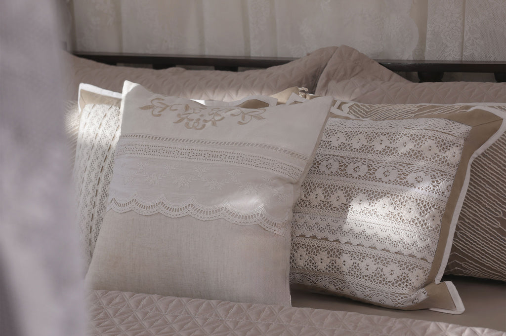 Ethereal Ivory Textured Bed Ensemble