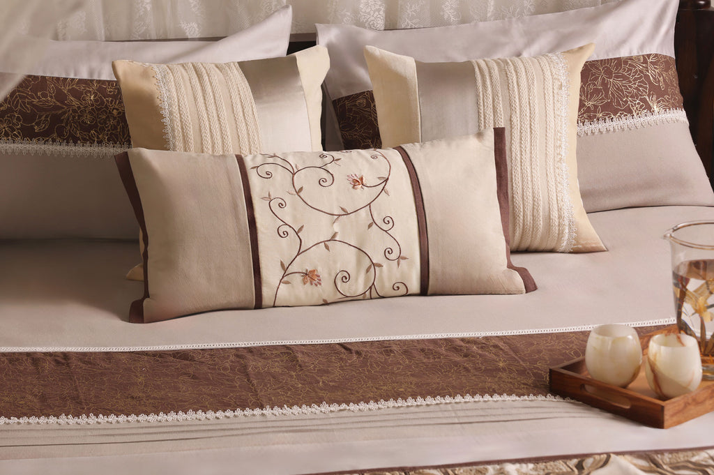 Classic Elegance Ivory & Mocha Bed Ensemble
